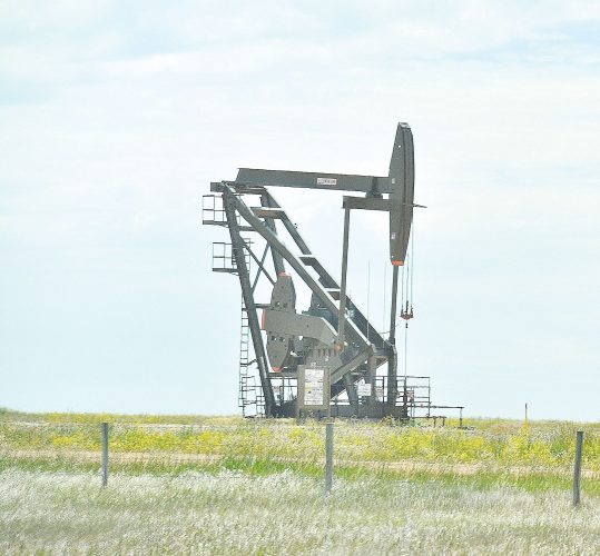 ND oil production holds above a million barrels a day News, Sports, Jobs Minot Daily News